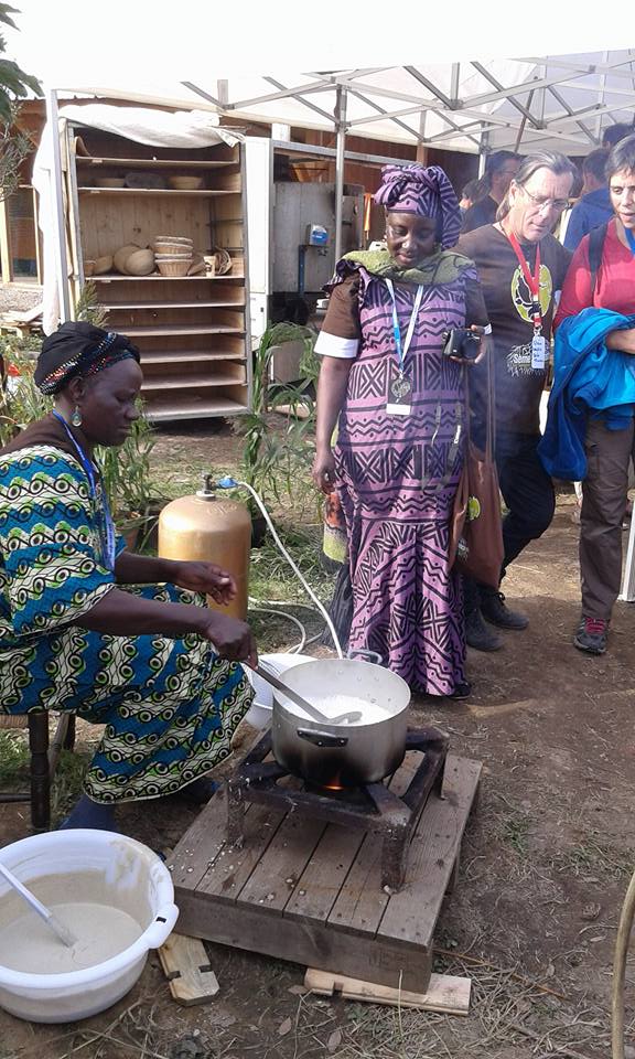 Atelier on cooking with sorghum flower. Photo by Vali Cucu, Eco Ruralis.