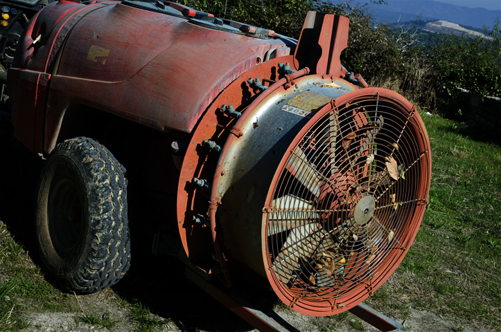 foto by Elisabeth "Spray" a vineyard pesticide spraying machine. cc via flickr