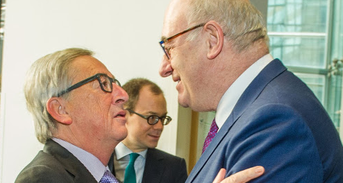 Jean Claude Junker and Phil Hogan meet at the EU Agriculture Outlook event 2016 Photo (c) European Union